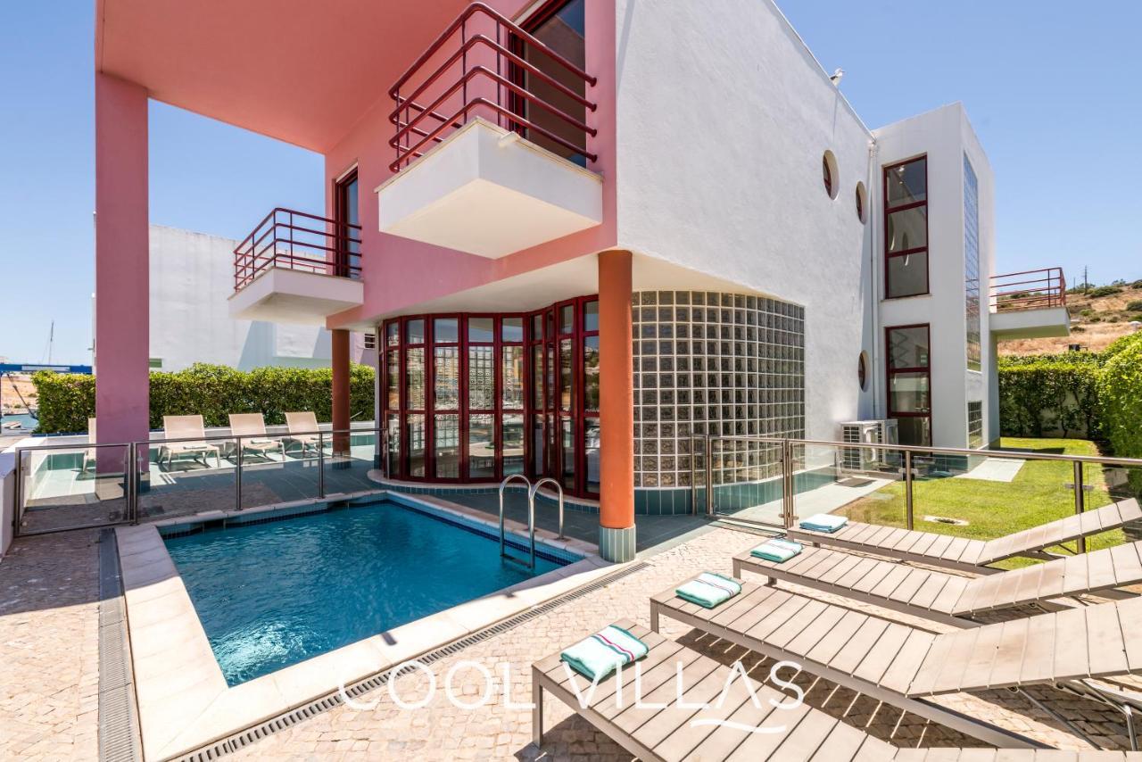 Vakantiehuis Acquamarina - 5 Bedroom, Water Front *