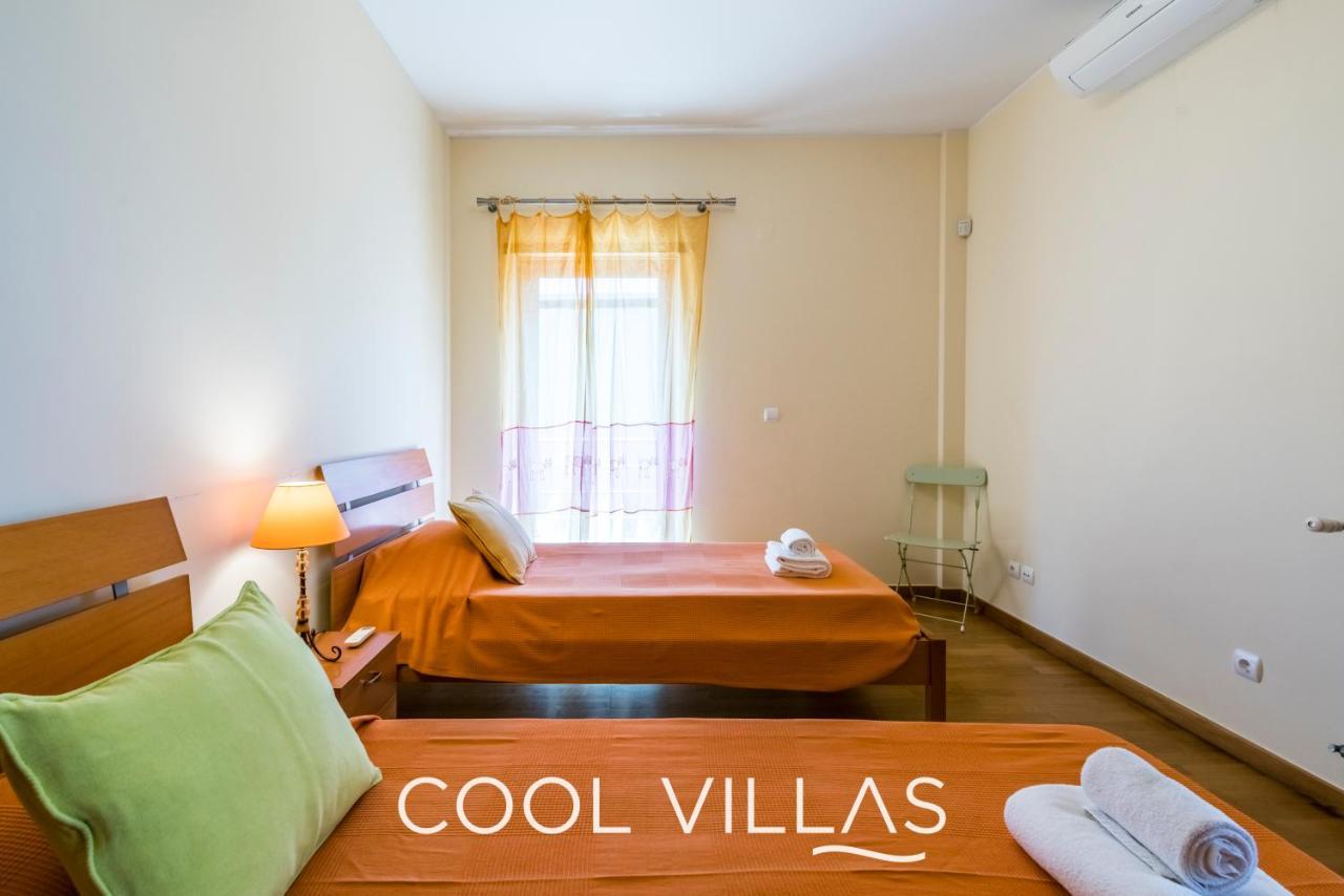Vakantiehuis Acquamarina - 5 Bedroom, Water Front *
